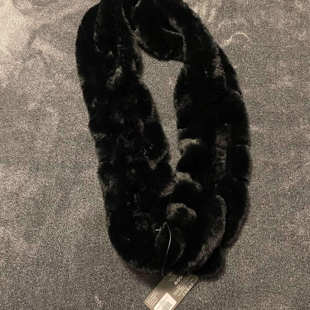Sprigs Faux Fur Rabbit Ruffle Scarf - Picture 3 of 4